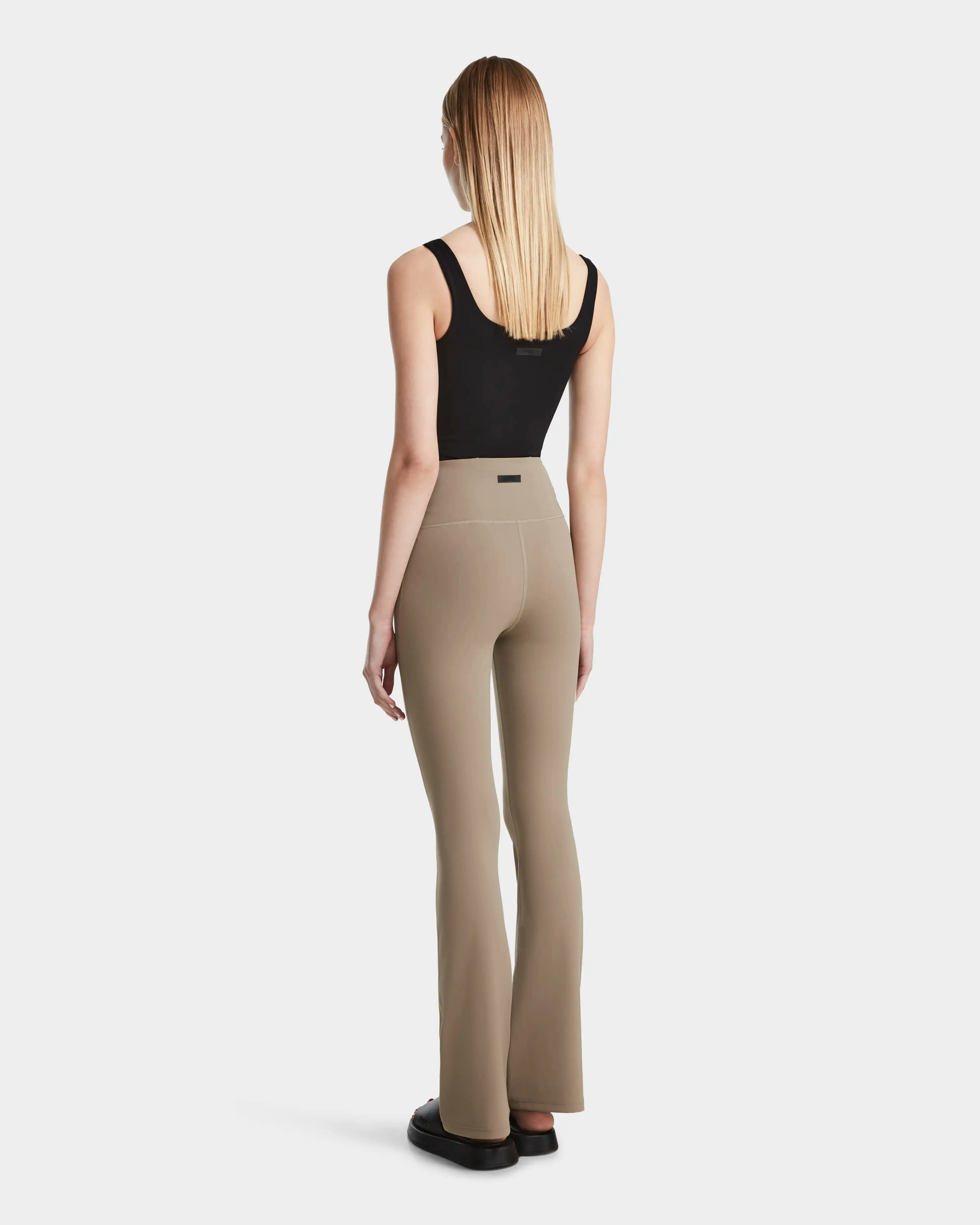 ADRIANA - 8524009 Cement