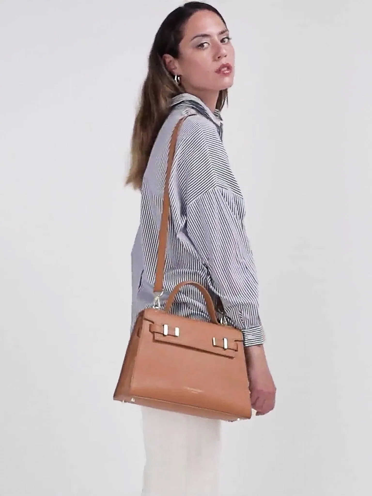 Ava  11 - Camel Brown