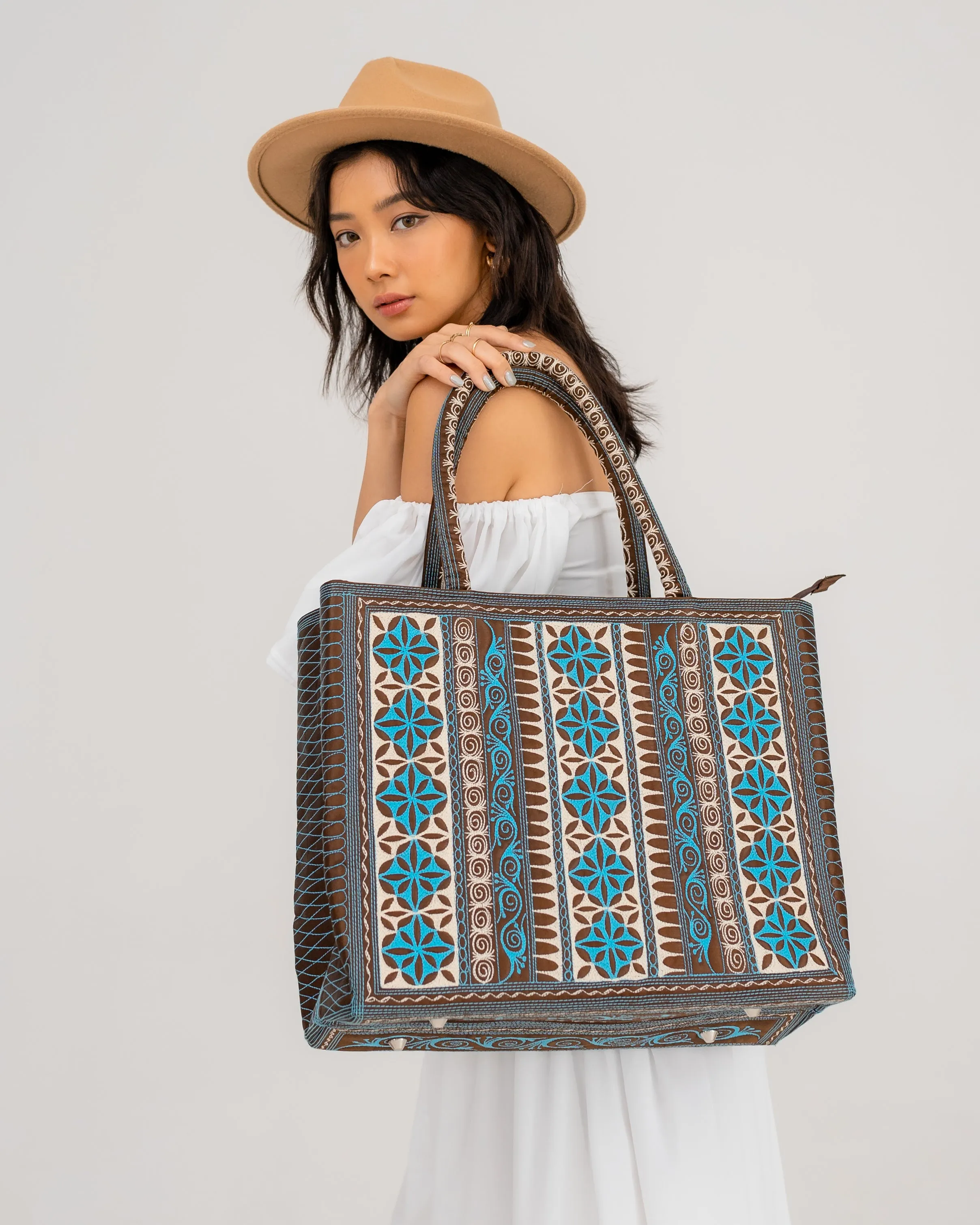 Awan Travel Tote