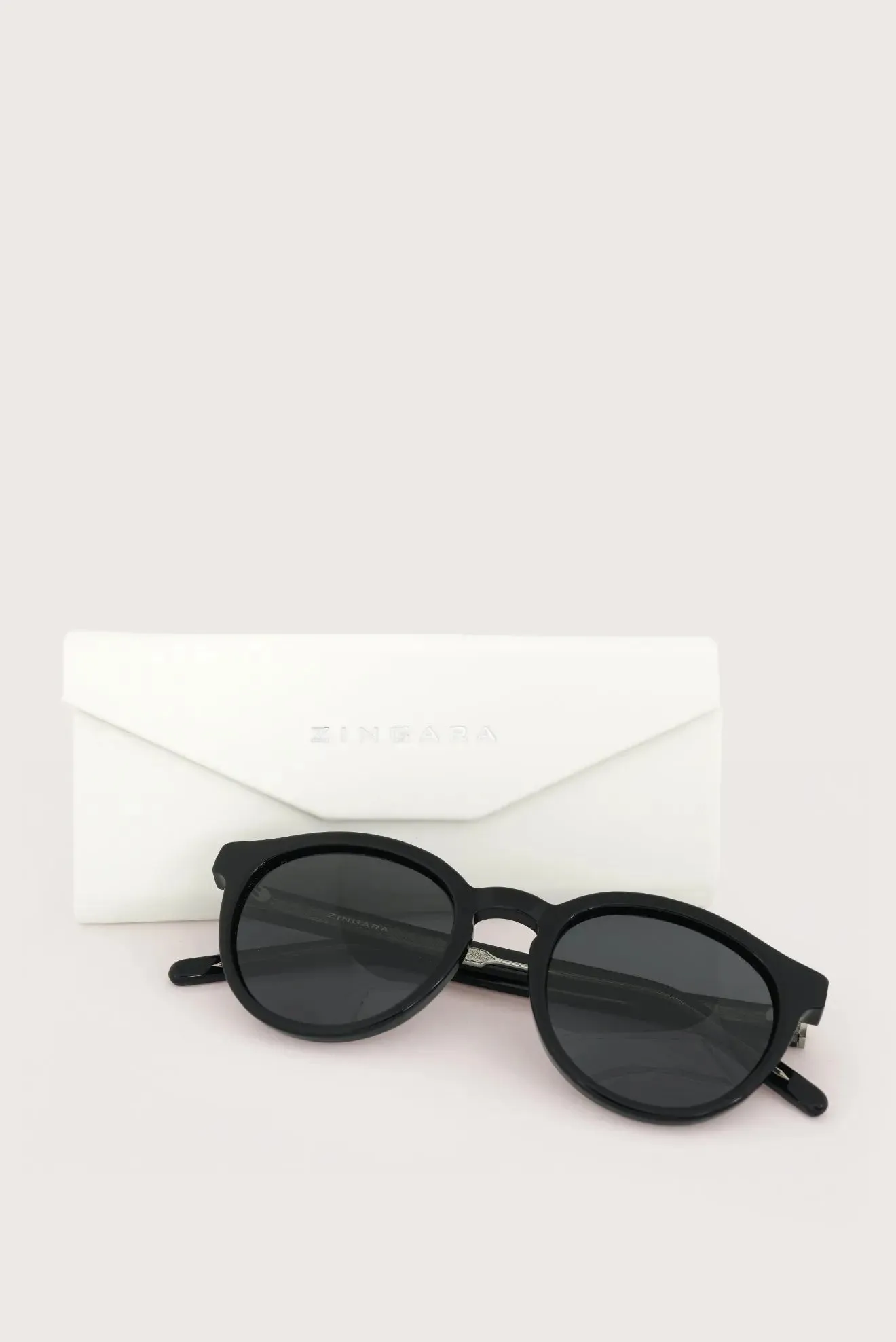 Bev Sunglasses - Round - Classic Black