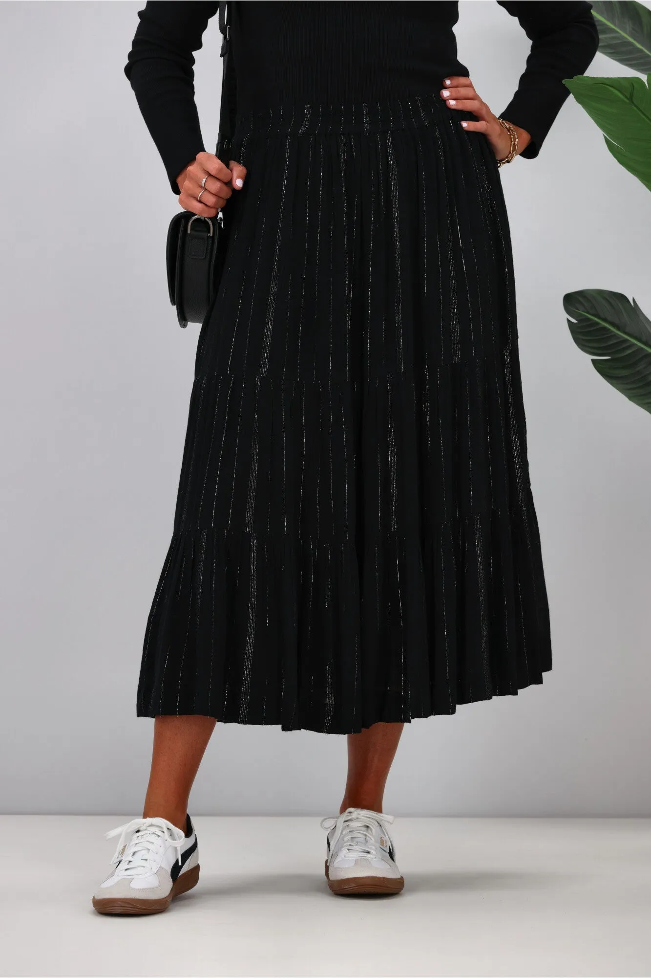Gloss The Label Senora Maxi Skirt Black Lurex