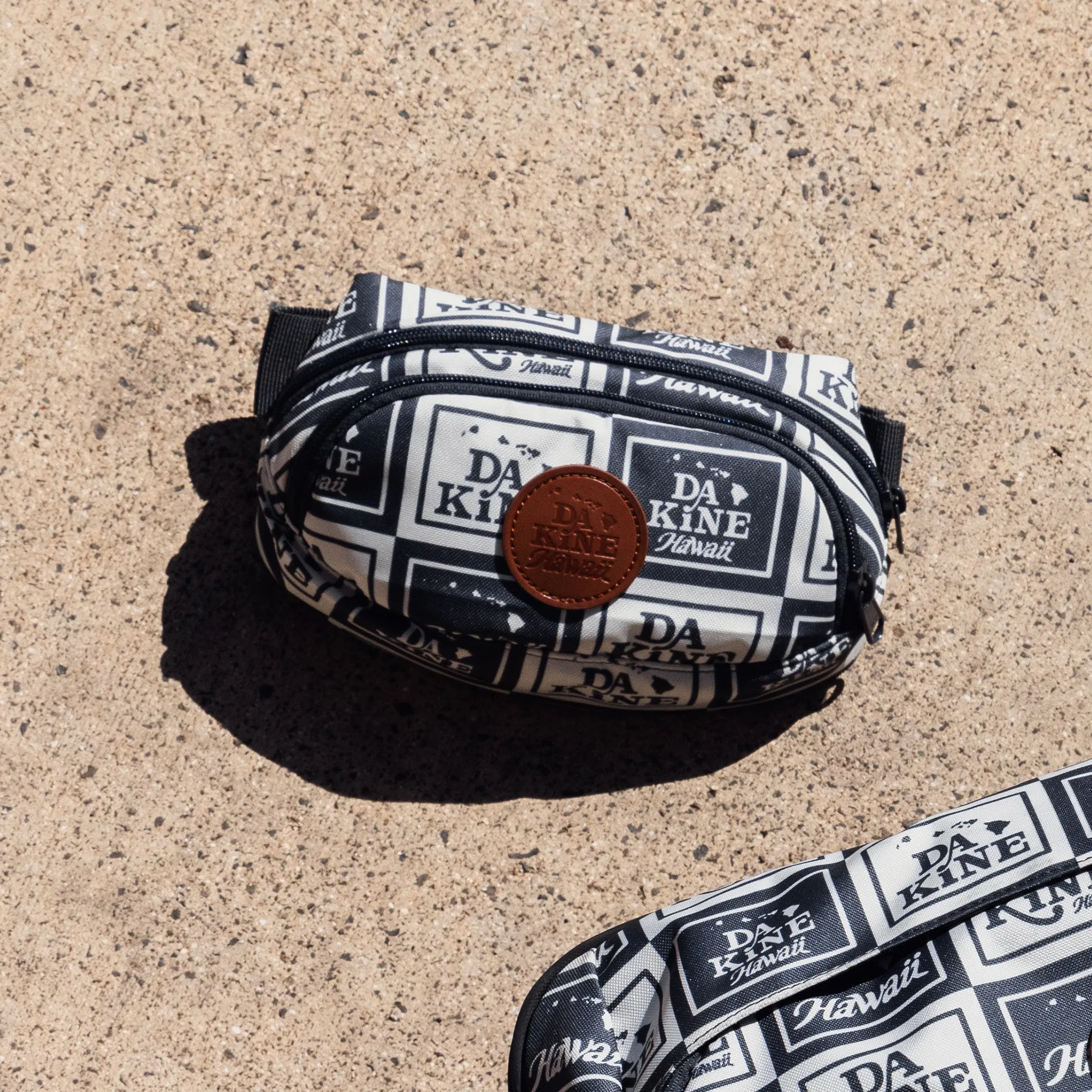 Hip Pack Hawaii - Asphalt Checker