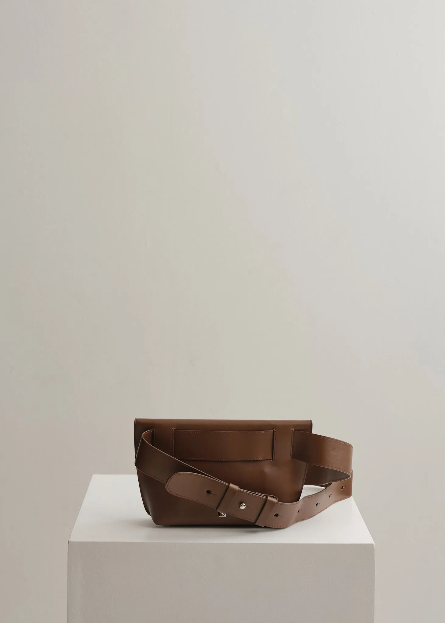 LARGE YARI - CHOCOLATE VITELLO