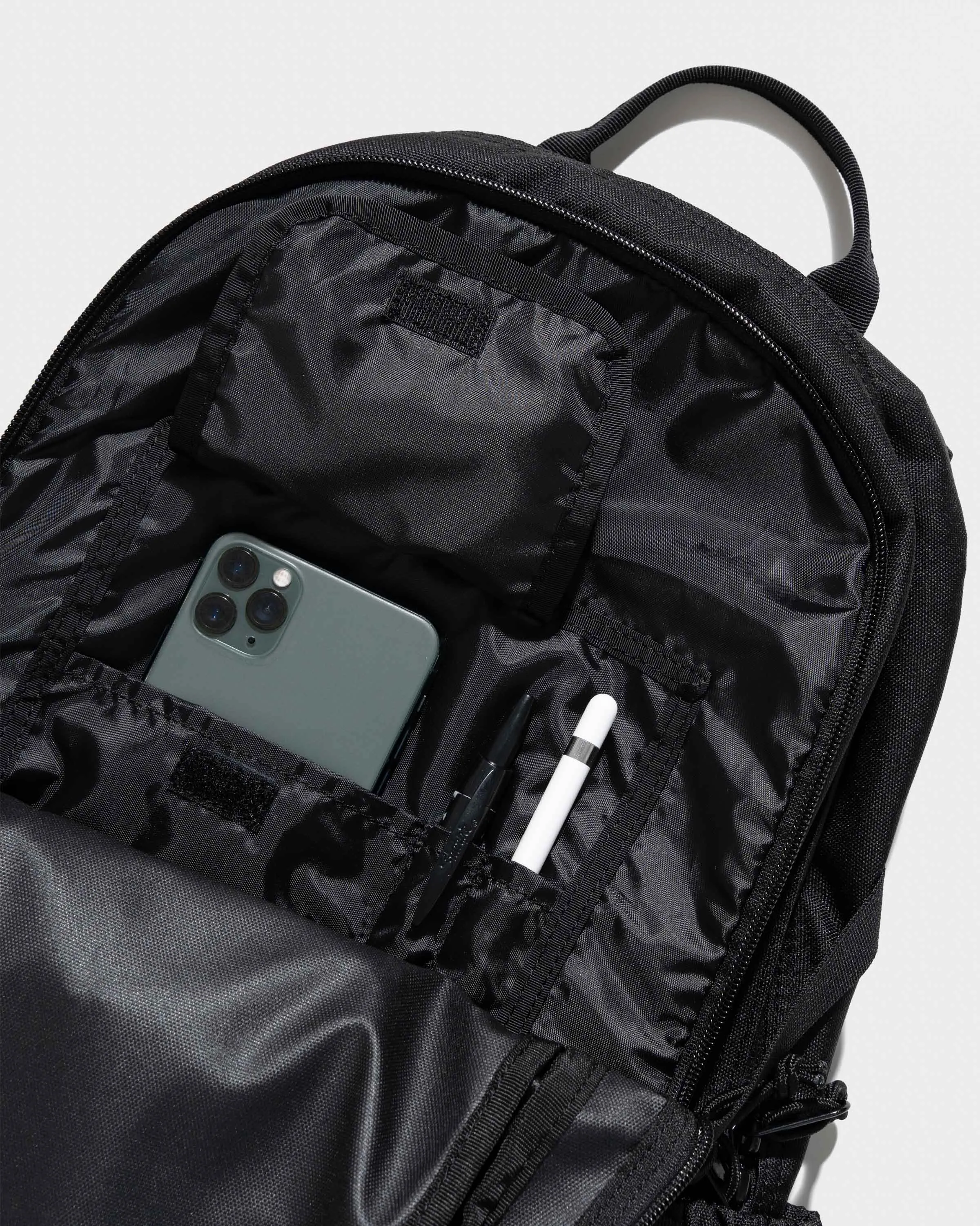 (R)evolution™ 22L Trek Pack