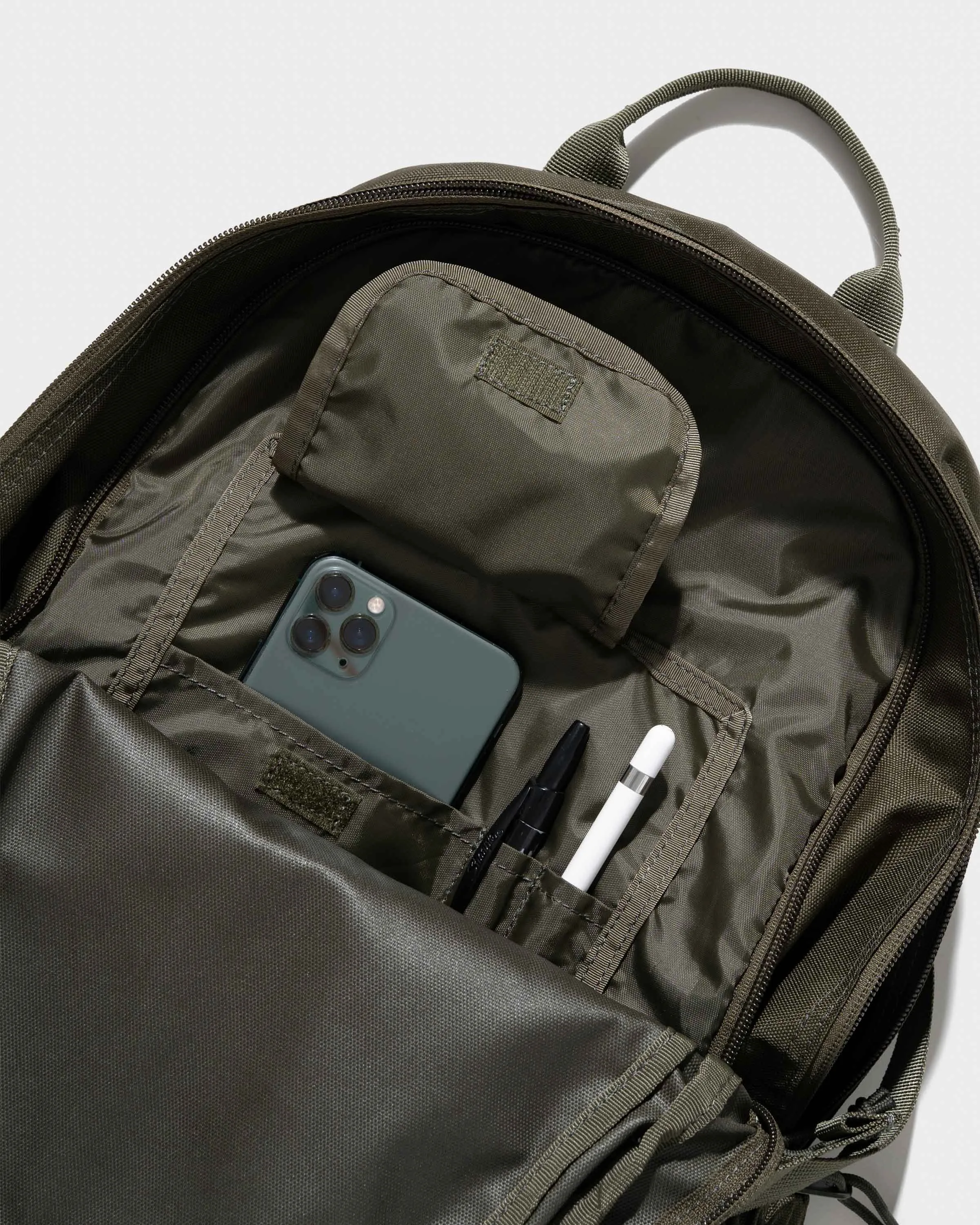 (R)evolution™ 22L Trek Pack