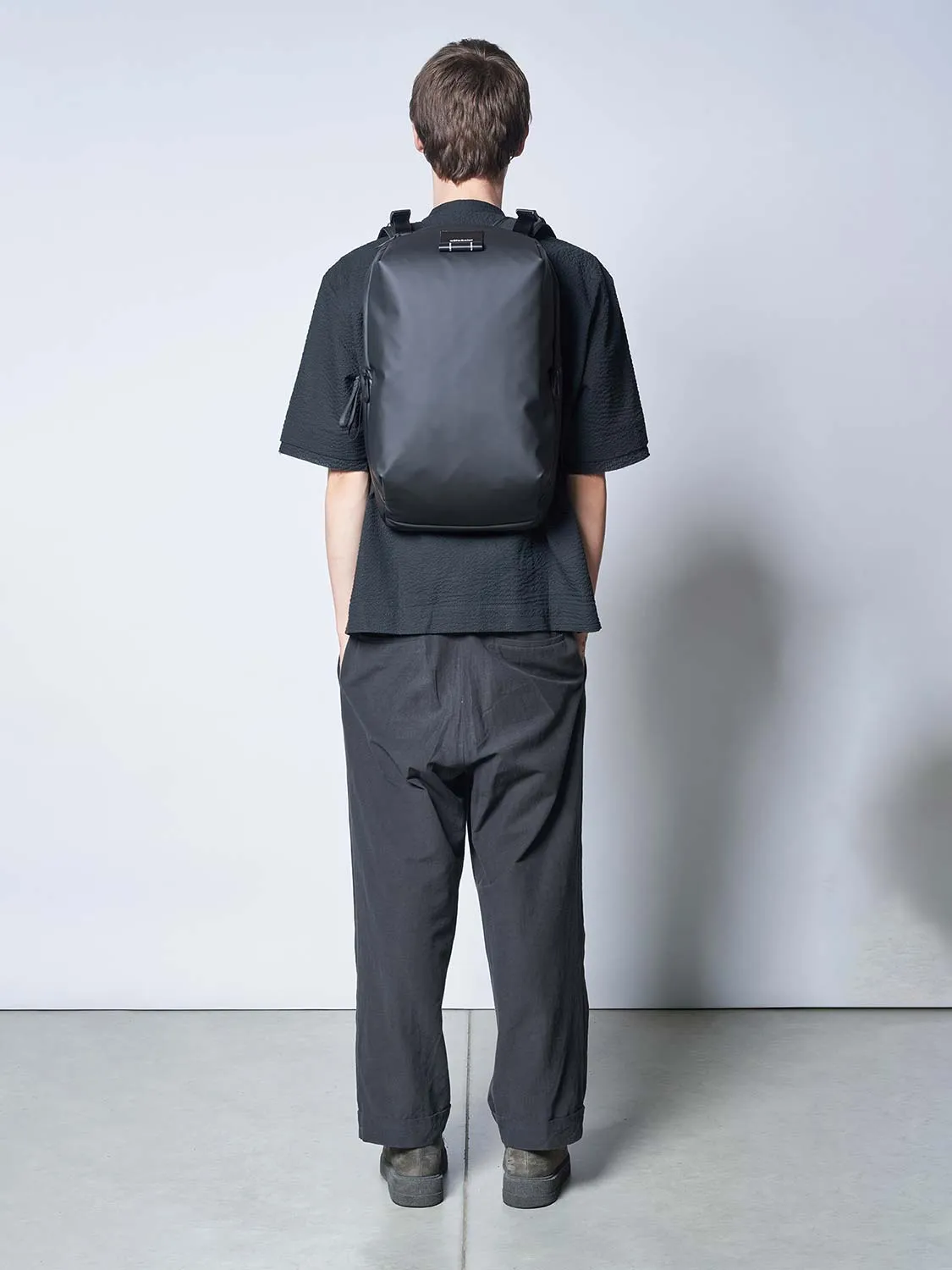 Saru Obsidian Black