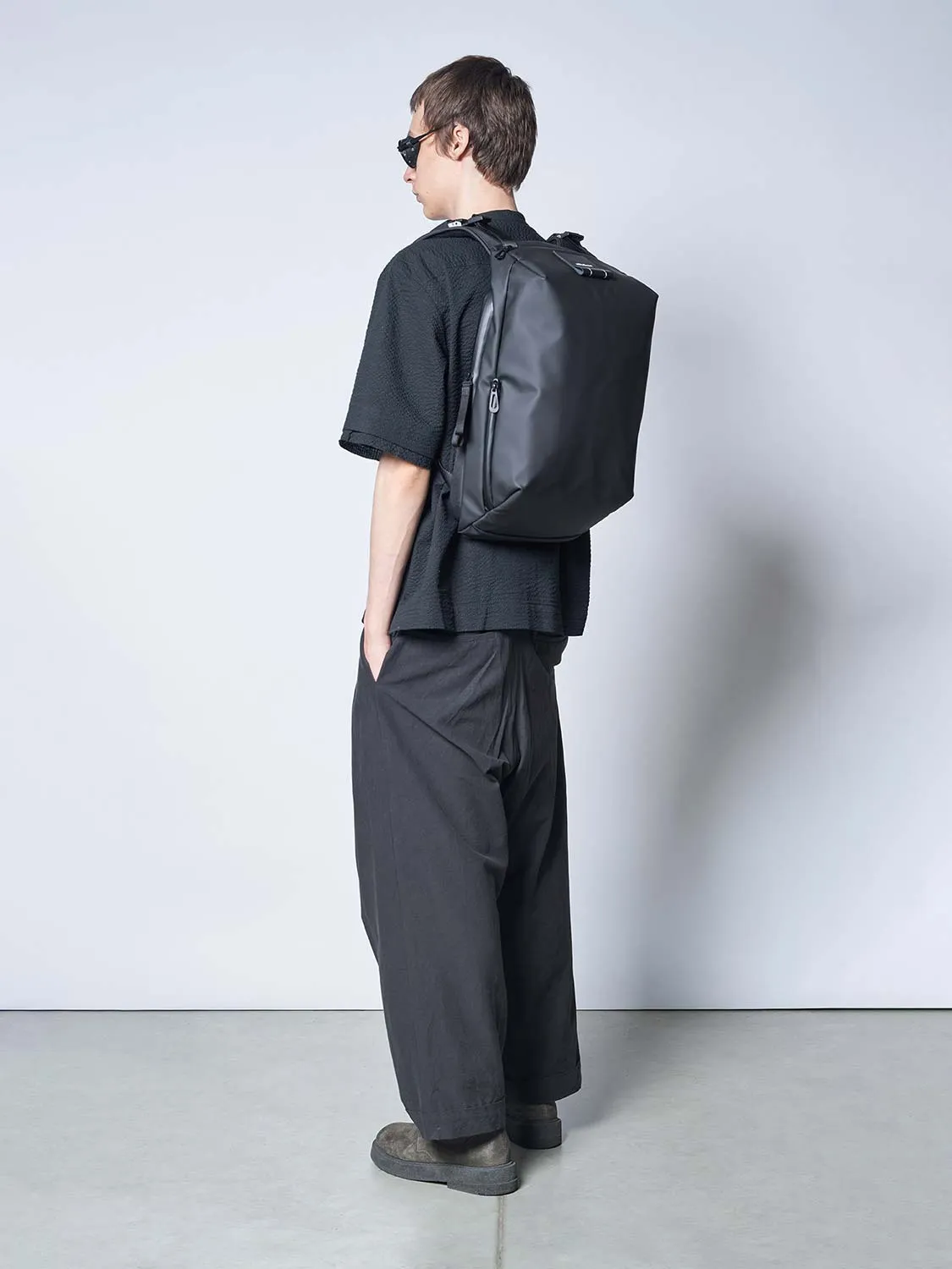Saru Obsidian Black