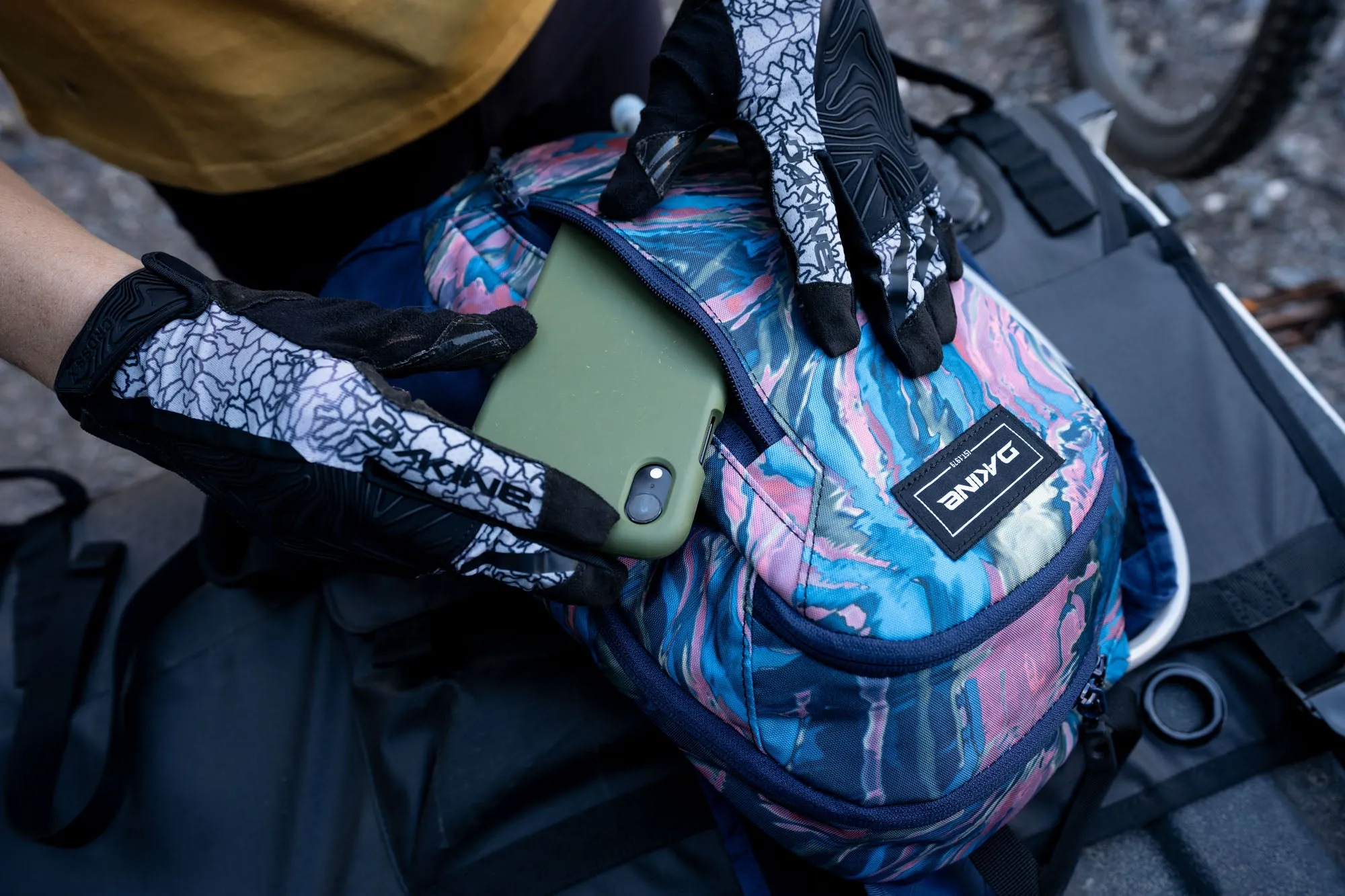 Shuttle 6L Bike Hydration Backpack - Women's