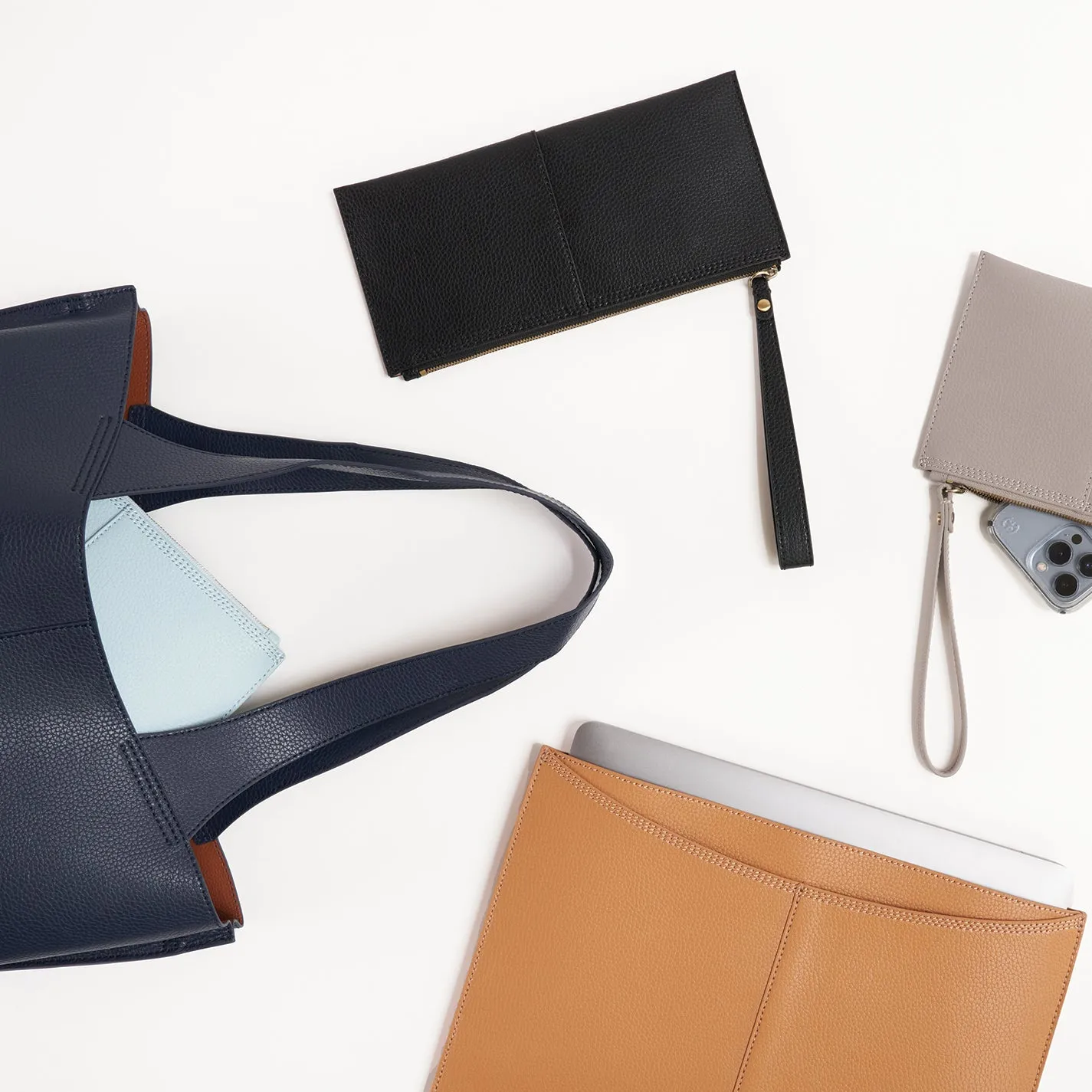 Vida Laptop Sleeve in Micro Pebbled Leather - Biscuit